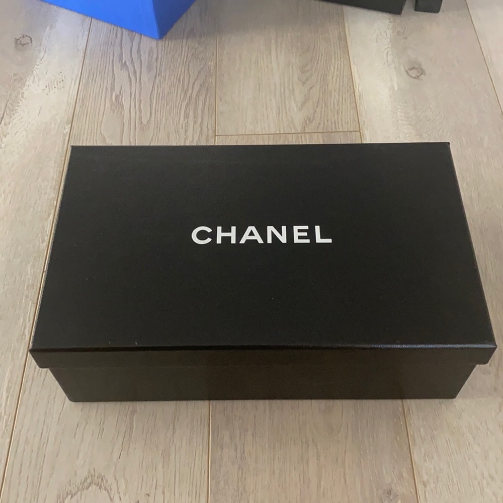 Chanel shoe box